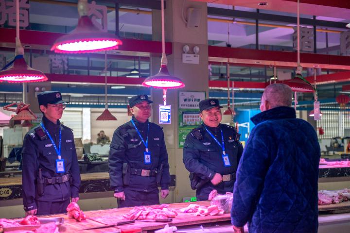 詢問商戶經營情況